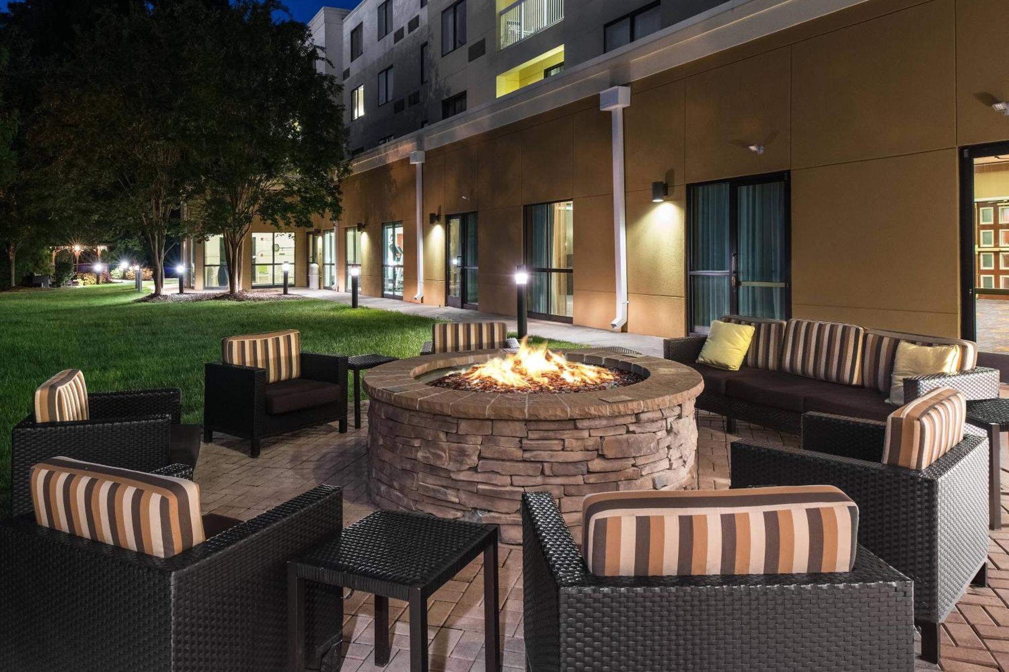 Courtyard By Marriott Charlotte Gastonia Hotel Kültér fotó